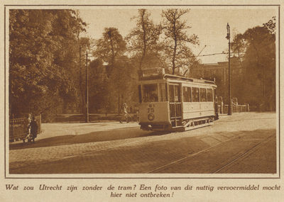 871845 Afbeelding van het tramstel 75 (tramlijn 2) op de Willemsbrug te Utrecht.